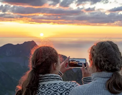 Defying Convention to Deepen Connections: Booking.com’s 8 Travel Predictions for 2025