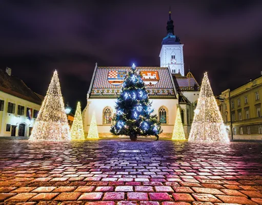 Visit Europe’s Christmas Markets: Luxury River Cruises, Guided Group Tours & Custom Itineraries