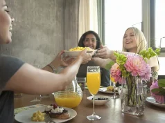 Spanish Brunch vs. English and American Brunch: What’s the Difference?