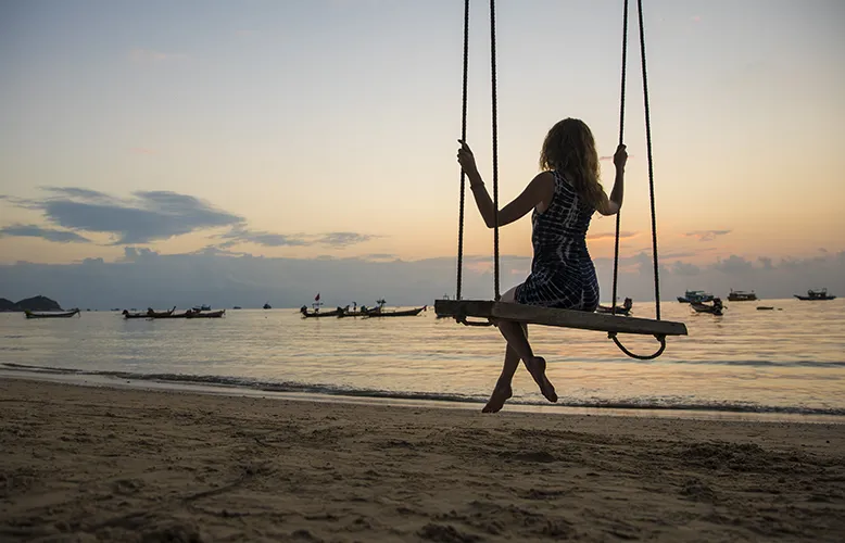 Thailand Koh Tao Beach Sunset Traveller Swing Silhouette copy