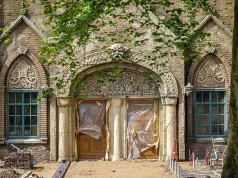 What Travelers Should Know About Hiring Restoration Companies While Away