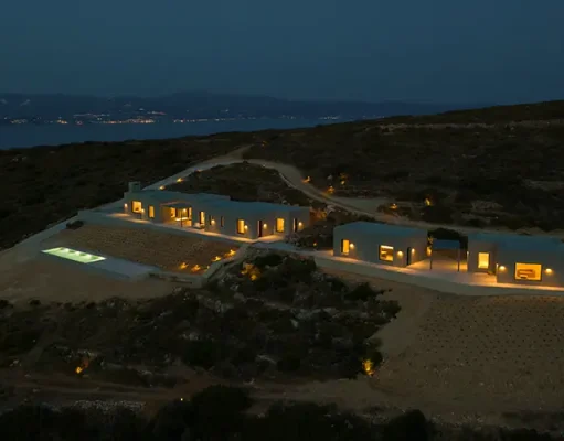 Moonhouse Paros Greece: Where Minimalism and Soulfulness Collide