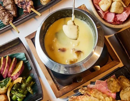 “Say Cheese with Sake”: Zoku Unveils Cheese Fondue with Japanese Twist