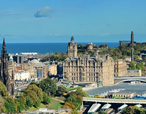 Edinburgh for Solo Travelers: The Best Things to Do Alone in Scotland’s Capital