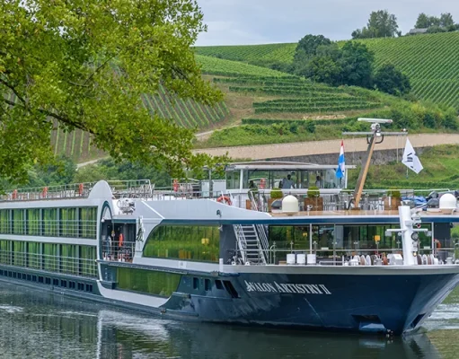 Avalon Waterways Sets Sail in Southwest France for the First Time!