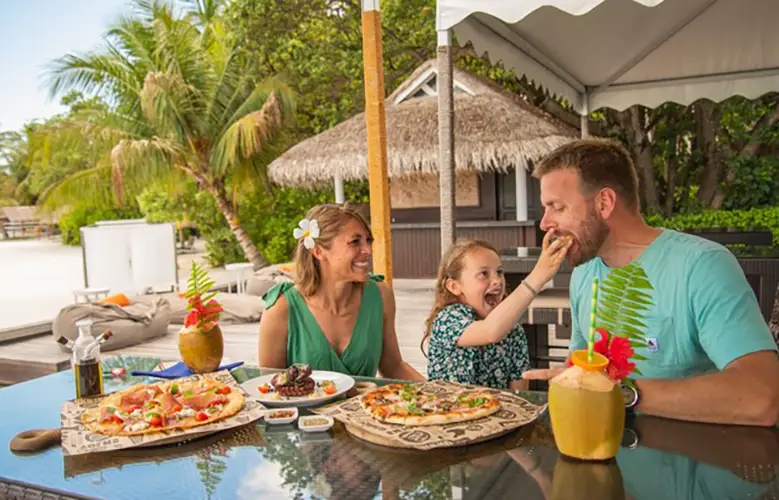 TravMedia_USA_1685780_Marriott-International_MLESI_Family_Dining_640x427 copy