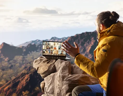 How to Use Social Media to Meet Digital Nomads