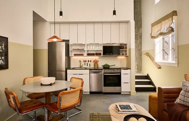 AMB_AnnSavannah_SAVDR_RM101_2BDLOFT_BSuite_LivingtoKitchen copy