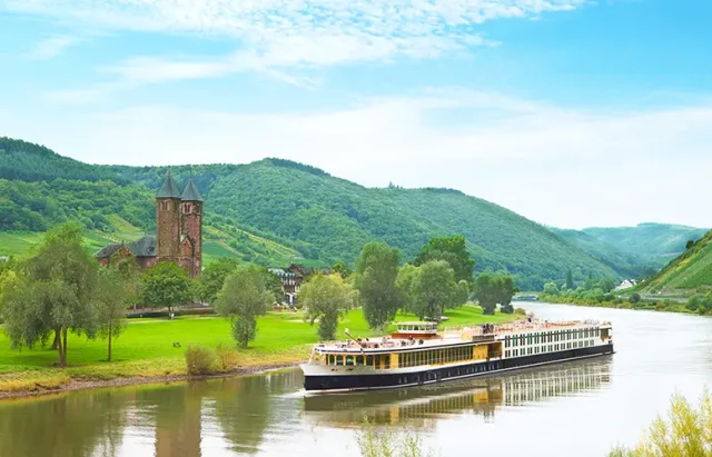 Trafalgar-Exterior-Rhine copy