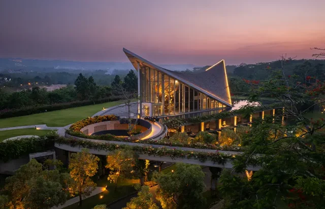 TravMedia_USA_1687881_SAKA_Museum copy