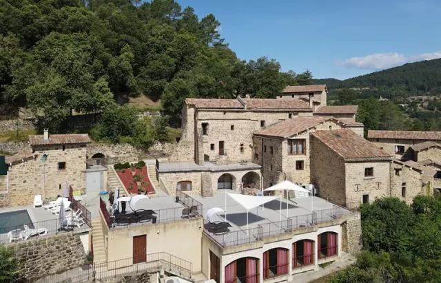 hamlet-for-sale-in-southern-fra copy photo of some of the homes in this French hamlet.