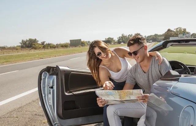 young-couple-doing-road-trip copy