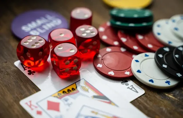 Pixabay-gambling-4178462_1280 copy