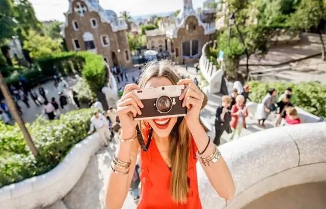 Tourist_with_cam copy