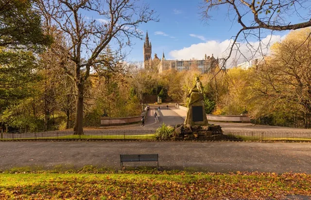 Glasgow_Life_1711099_Kelvingrove_Park_(credit_VisitScotland_-_Kenny_Lam) copy