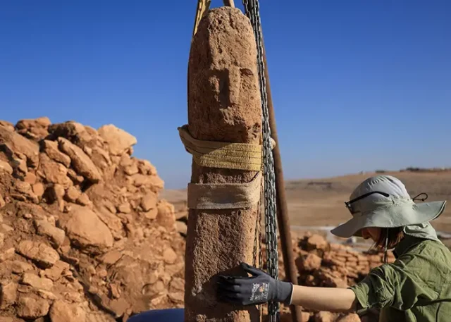 2-Karahantepe T-shaped pillar carved with a human face 2 copy