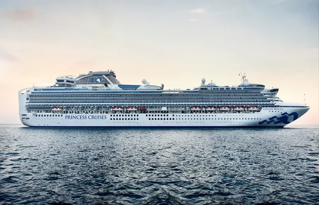 Princess_Cruises_Sapphire_Princess_DryDock copy