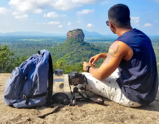 7 Essential Traveling Tips That Make Trips Safer and More Fun