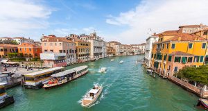 Two Journeys in One: Icelandair Expands with Venice, Edinburgh, and Málaga