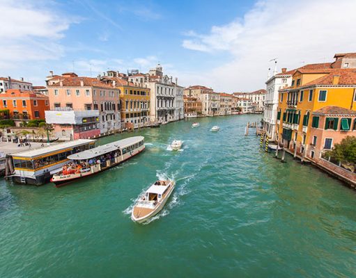 Two Journeys in One: Icelandair Expands with Venice, Edinburgh, and Málaga