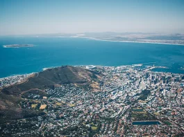Planning Cape Town Helicopter Tour: Choosing Scenic Flights Around Table Mountain, Camps Bay, and the Peninsula