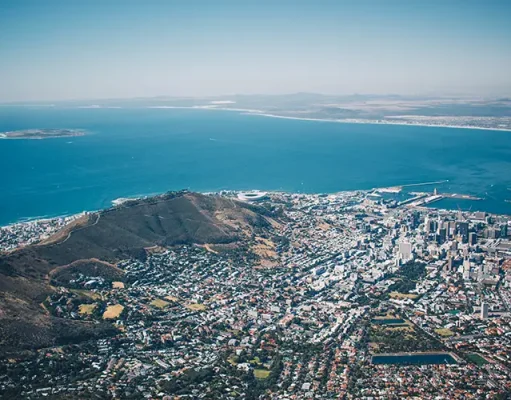 Planning Cape Town Helicopter Tour: Choosing Scenic Flights Around Table Mountain, Camps Bay, and the Peninsula