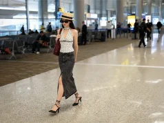 3 Yoga Jeans Looks for Comfortable Holiday Travel