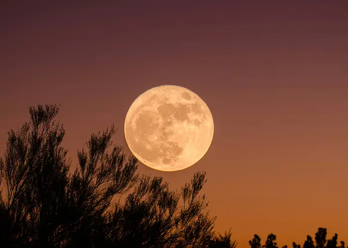 Best stargazing spots for November supermoon