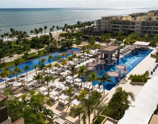 Royalton Hotels & Resorts Expands in Cancun with Two New Luxury Properties