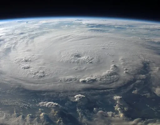 How to Pick Resilient Stays in Hurricane Season