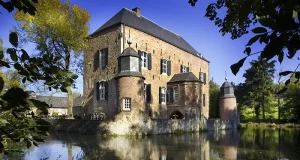 A World of Faithfuls & Traitors: Exploring the Series’ Iconic Filming