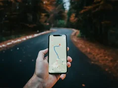 Why Disconnecting From Social Media While Traveling Improves Your Mood