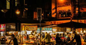 Travel After Dark: How Cities Come Alive at Night and Why Late-Night Experiences Matter