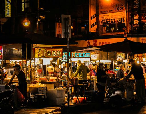 Travel After Dark: How Cities Come Alive at Night and Why Late-Night Experiences Matter
