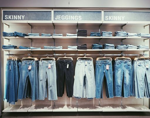 Curvy-Fit Jeans That Flatter Hourglass Figures: Style Meets Comfort