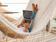 Holiday or Work? Enjoy Traveling While Working Full-Time