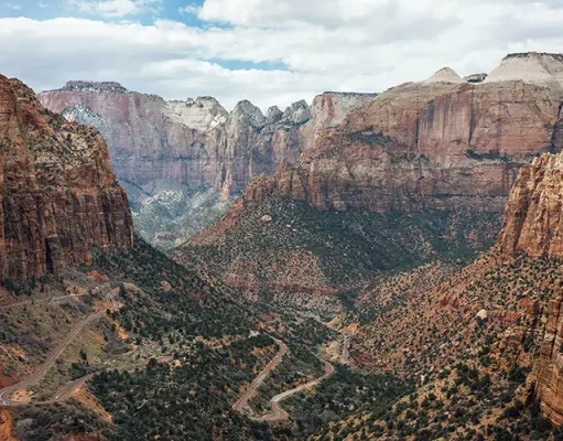 One-Bag Travel in the U.S.: Choosing Practical Bases for Short City Stays