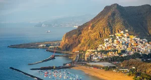 Best Time to Visit the Canary Islands: Weather, Seasons & Festivals