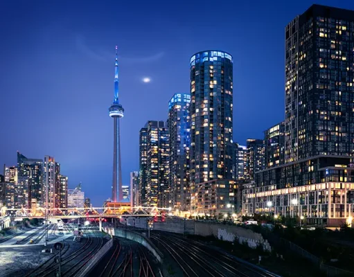 8 most visited Canadian cities by American tourists