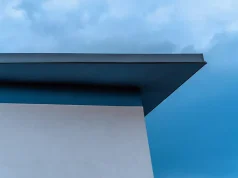 Flat-Roof Architecture: Design Appeal vs. Lifecycle Maintenance