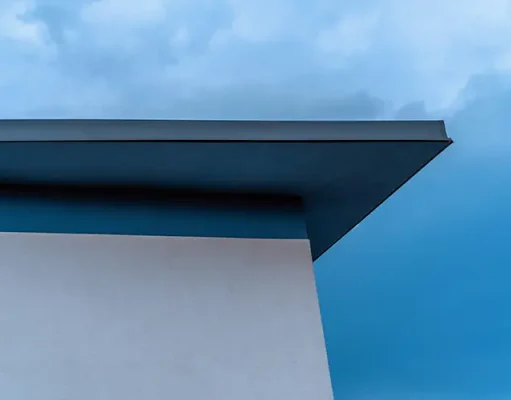 Flat-Roof Architecture: Design Appeal vs. Lifecycle Maintenance