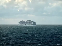 Cruise vs. Resort Vacation: Which One Gives You More Value for Your Money?