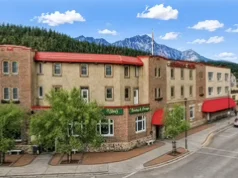 Decore Hotels Acquires Historic Athabasca Hotel in Jasper