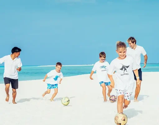Four Seasons Maldives Launches ‘Learn with Legends’ Summer Camp for Families