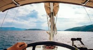How to Plan a Safe Florida Boat Day Trip