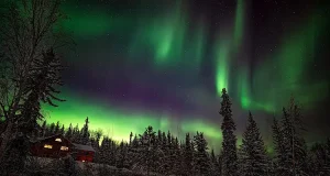 Alaska Northern Lights Adventure Combines Aurora Viewing with Classic Winter Experiences