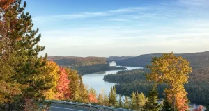 Québec in the Fall: Scenic Drives, Cozy Cabins and Harvest Experiences