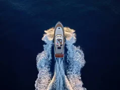 What to expect when you book luxury yachts for charter