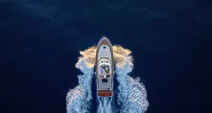 What to expect when you book luxury yachts for charter