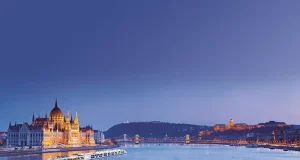 Terri Clark to Join Scenic’s 2027 Danube Christmas Markets Cruise